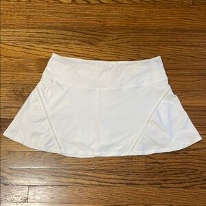 Mondetta White Women's Skirt